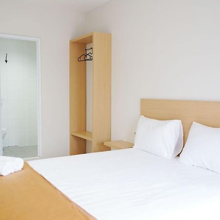 Urooms Senayan Jacarta Exterior foto