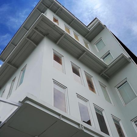 Urooms Senayan Jacarta Exterior foto