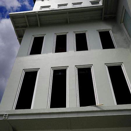 Urooms Senayan Jacarta Exterior foto