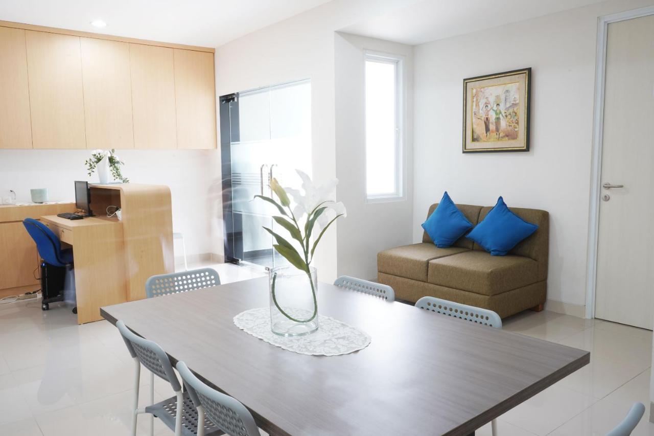 Urooms Senayan Jacarta Exterior foto