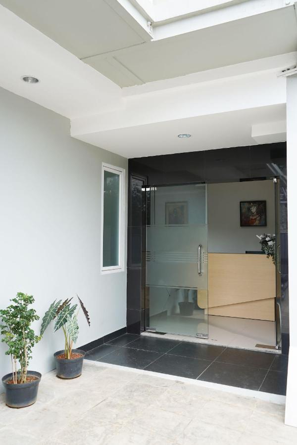 Urooms Senayan Jacarta Exterior foto