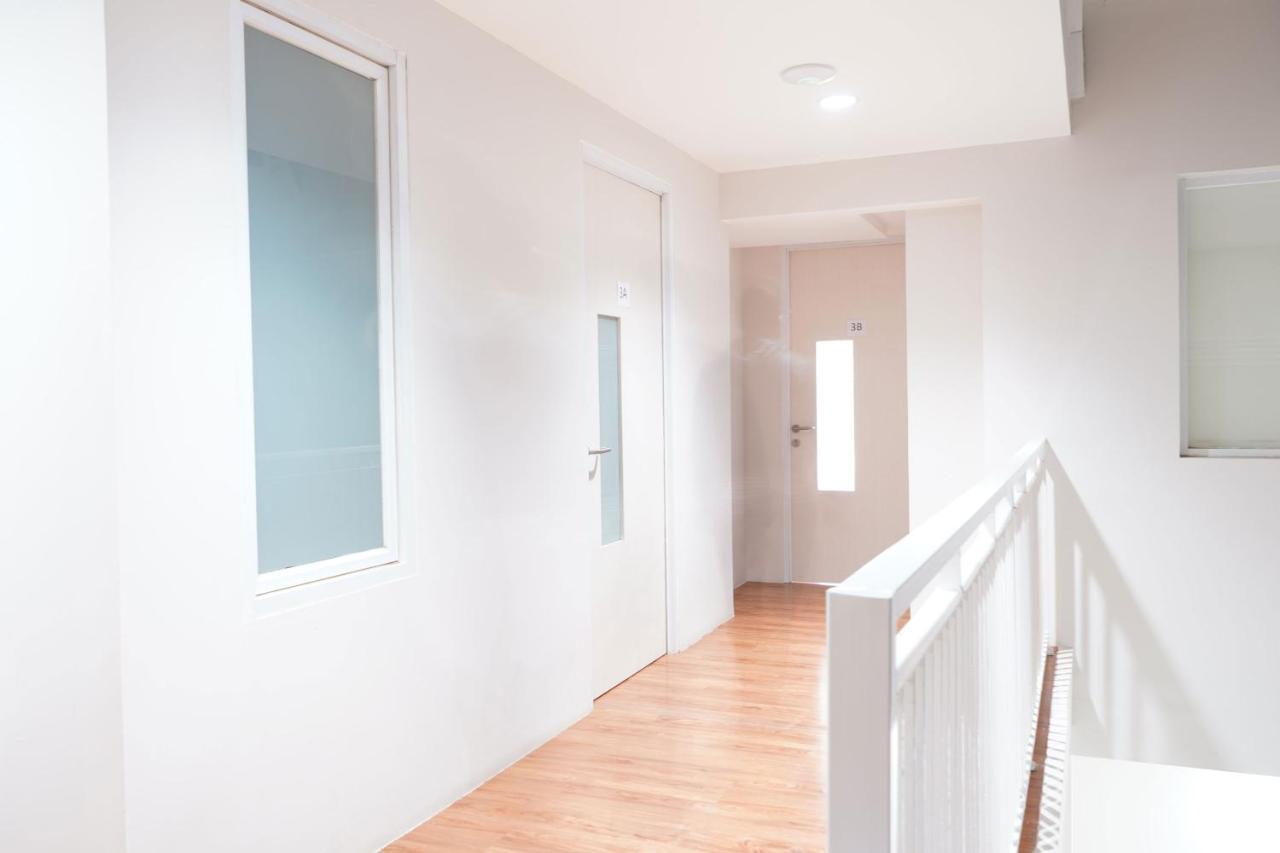 Urooms Senayan Jacarta Exterior foto